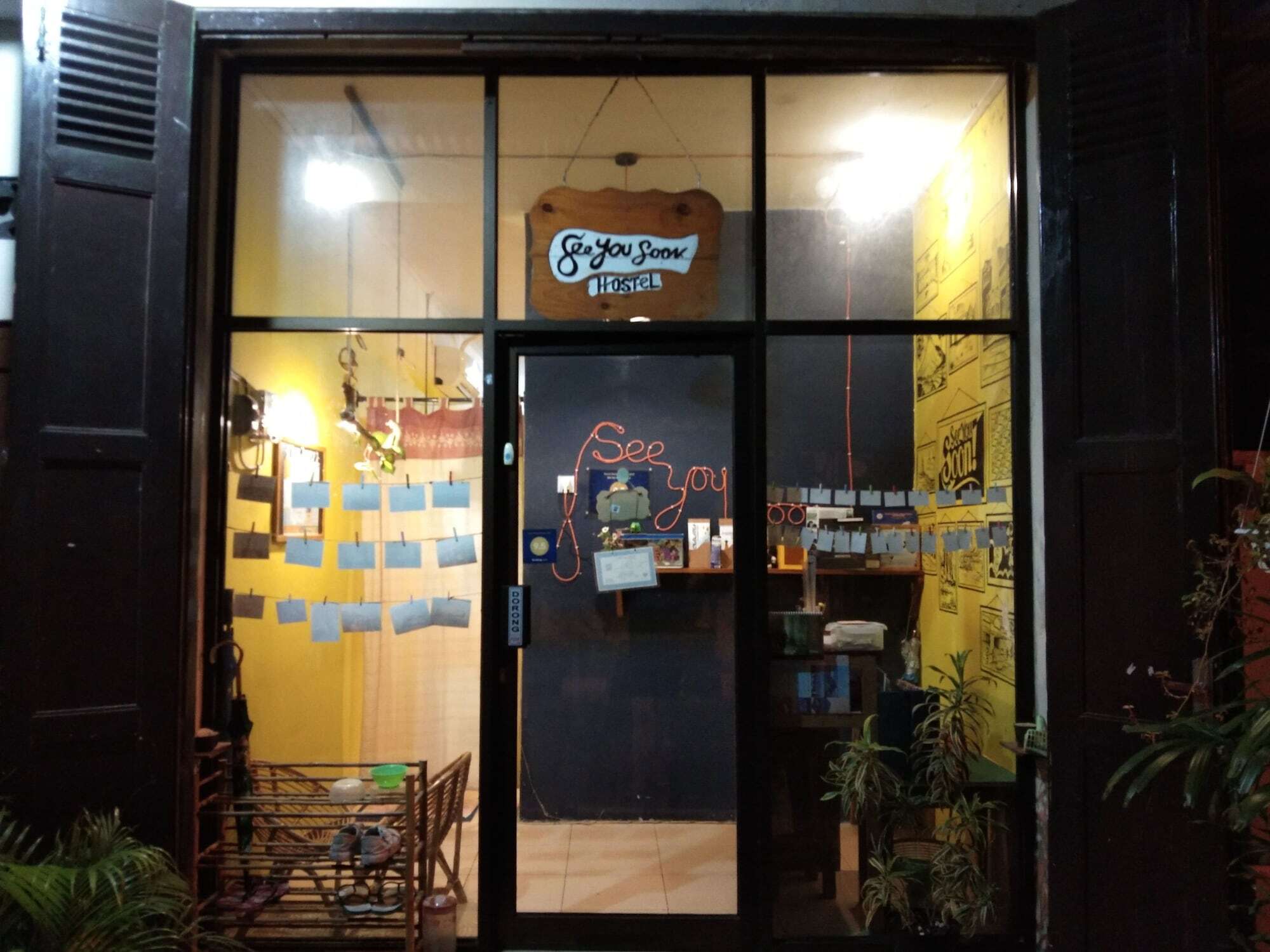See You Soon Backpacker Hostel Yogyakarta Ngoại thất bức ảnh